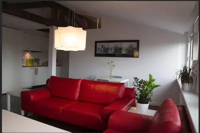 Image de A modern city apartment with good views.