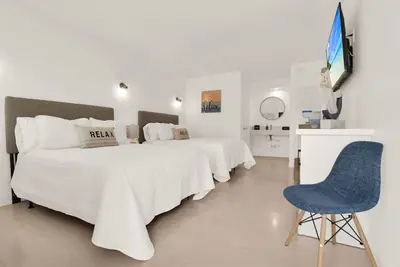 Image de Boutique Hotel 2 Double Beds 1 block to the beach!