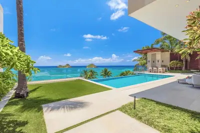Image de Lavish Lanikai Hillside Estate: Oceanview w/Pool/Spa, Ac & Mokulua Isle Views