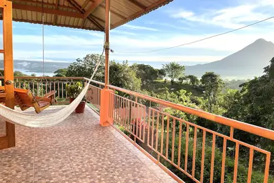 Image de Spectacular Arenal Volcano and Lake Views