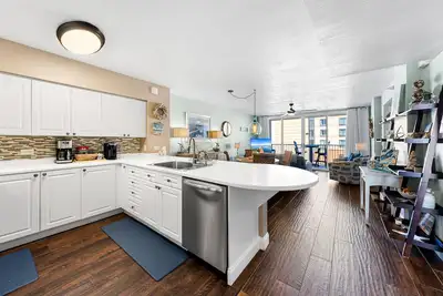 Image de Beautiful 4th floor, 2 bed, 2 bath. Ready for your beach vacation!