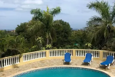 Image de Guest-friendly 4bd villa near beach/bars/shops, pool/tennis/basket/soccer