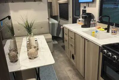 Image de Brand New 2025 Rv on a Private Canal Lot and close to Beach