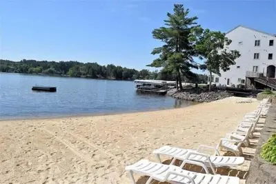 Image de ⚓❀ Lakefront Condo ❀ Private Beach - Kayaks - Boat Slip ❀⚓