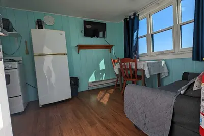 Image de Romantic Retreat at the Ballyhoo Saturday cottage located at the Oceana Cottages