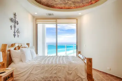 Image de Esmeralda Beach Resort 1 Bedroom Condo B 903