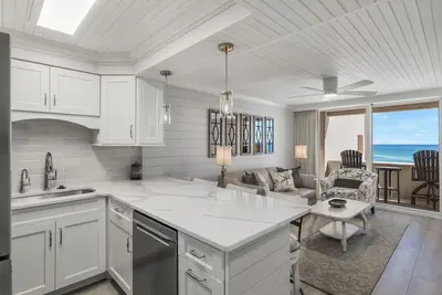 Image de Gulf View/Beach Front Unit! Enjoy 1 Free Beach Chair Setup Up Each Day!