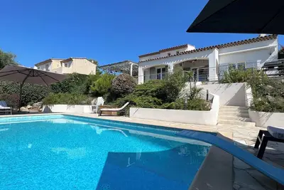 Image de Fréjus, Belle Villa rénovée, Piscine 10 minutes des plages