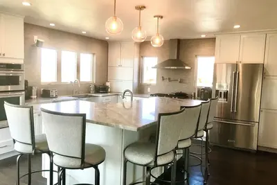 Image de Restless Farms- A Lovely House on an Acre of land with Mountain Views
