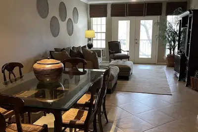 Image de Island on Lake Travis Luxury Lake Escape