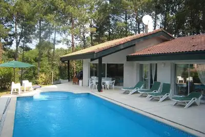 557 Gascogne - Confortable villa de plain-pied avec piscine au Golf