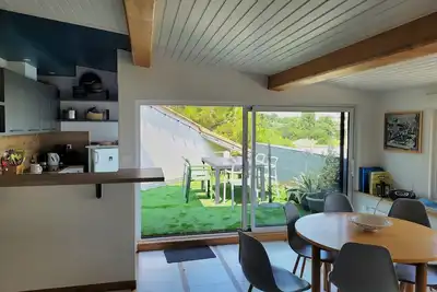 Image de Duplex familial sur la plage de Nauzan. 3 terrasses. Récemment rénové!