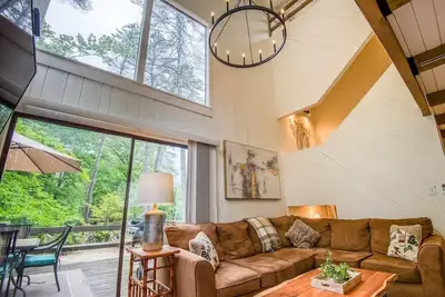 Image de Spacious North Conway condo, minutes from Skiing!