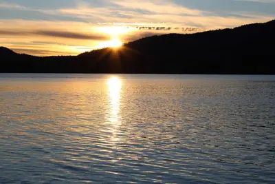 Image de Highly recommended lake side cabin