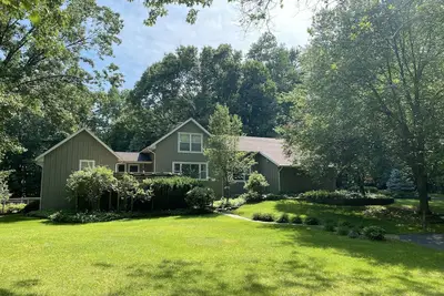 Image de 30 min from Notre Dame + Hottub, 10 acre estate and game room