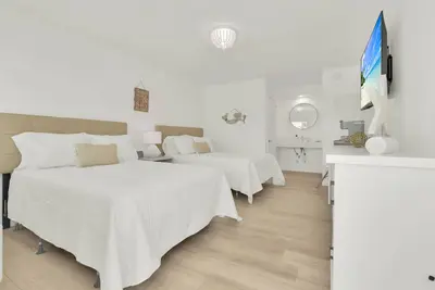 Image de Boutique Hotel 2 Double Beds 1 block to the beach!