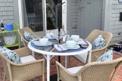 Image de Charming, Beachfront Cottage, Designer Furnishings, Newly Renovated, 2bd\/1. 5bath