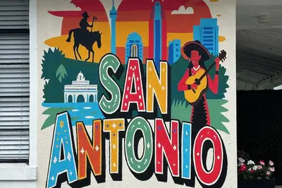 Image de Vibrant Downtown Casita with a Mural!