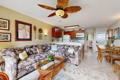 Image de Ideal island condo steps from Turtle Beach with pool & patio