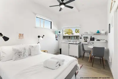 Image de Old town micro studio with pool view and rooftop