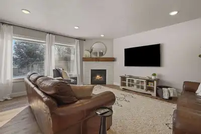 Image de Modern Farmhouse Retreat | 5br | With Pool Views