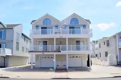 Image de Few short blocks from the beach, Acme and Dealy park! Book Today!