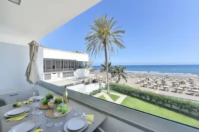 Image de Beachfront Apartment Nasas 12