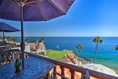 Image de Oceanfront Hamilton Cove Penthouse suite with stunning panoramic views!