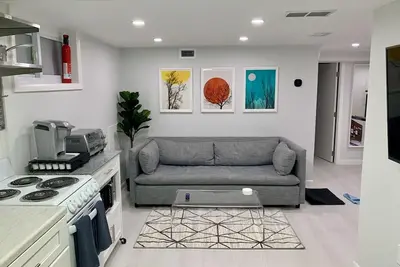 Modern Basement Suite w/ Private Entrance in Quiet Tree-Filled Neighborhood