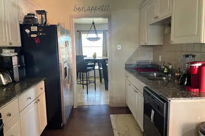 Image de 2 Bedroom house near Lake Hefner!