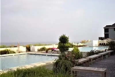 Image de 2 Community Ocean Front Pools