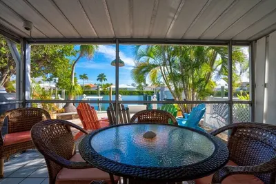 Image de P16 - Charming 2 bedroom 2 bath waterfront duplex with Cabana Club.
