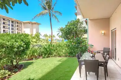 Image de Maui Resort Rentals:  Honua Kai Hokulani 112 – Super Quiet and Private Ground Floor 2br, Easy Access to Pools, Beach, and BBQs, Large Lawn Area!