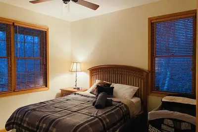 Image de New! Stunning Lake Harmony Mountain House Golfing!