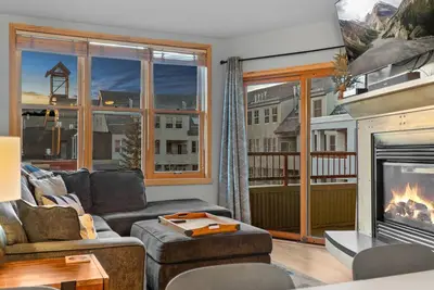 Image de Stylish & Bright Mountain Getaway W/ Shared Pool/Hot Tubs - Walk to Lifts