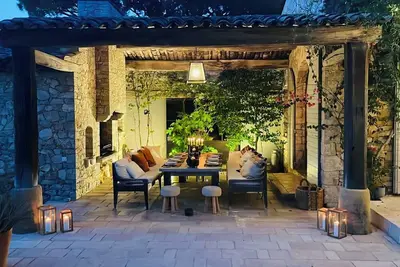Image de A 5 min de la plage  chalereuse Villa plein pied  Saint-Tropez\/ Ramatuelle