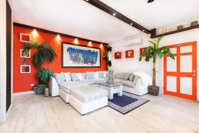 Image de Orange Cottage at North Winds