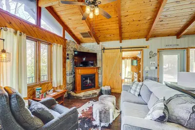 Image de Near Lake + Trails: Rustic Newland Cabin w\/ Deck!