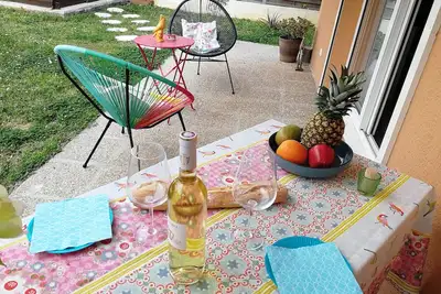 Image de Studio indépendant en rez-de-jardin près des plages