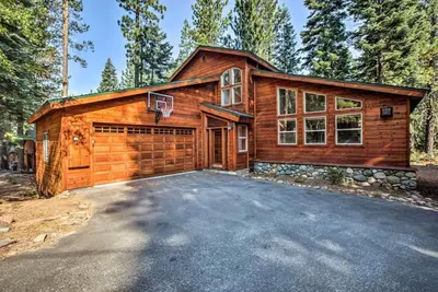 Image de Moosetrack by AvantStay | Cozy Cabin In The ♡ Of Tahoe Donner