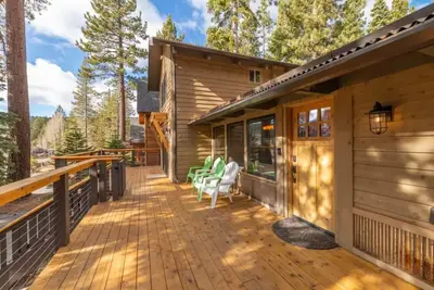 Image de Henderson by AvantStay | Lake View! Walk to Beach, Garwoods & More!