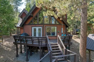 Image de Ember by AvantStay | Majestic Entertainers Home w/ Pine Tree Views