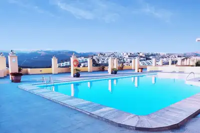 Image de Private Solarium Home - Jacuzzi - Beach Views