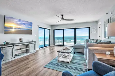Image de Direct oceanfront corner with great pool/beach views, wrap-around balcony and heated pool
