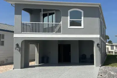 Image de Nettles Island Living ~ Escape to 'Sea Breeze Beach House\"