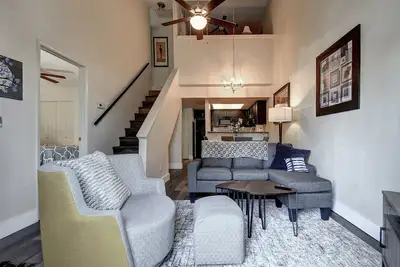 Mo's Mellow Manor