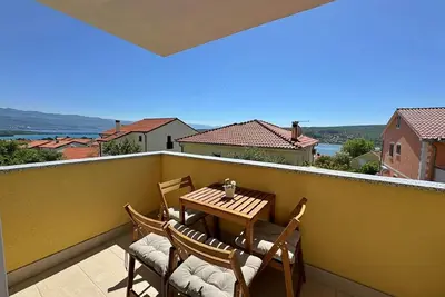 Image de Appartement de vacances Dobrinj pour 1 - 6 personnes avec 2 chambres à coucher - Logement de vacance