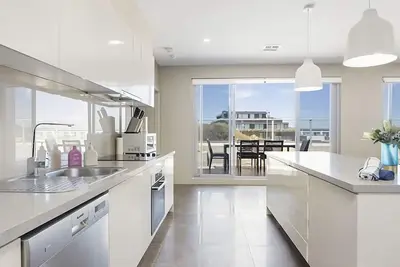Image de Salt 17 Spacious 3br Luxury Penthouse