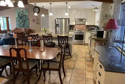 Image de Glenbrook House with High Speed Internet