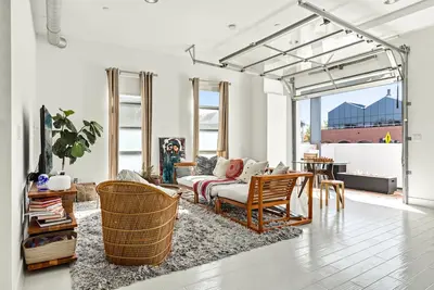 Image de Large artist's loft, 2 blocks from Beach